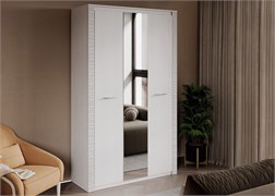 Шкаф трёхстворчатый 